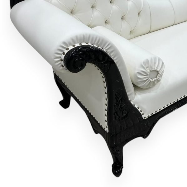 Elegant French Provincial White Tufted Chaise Lounge - Image 5